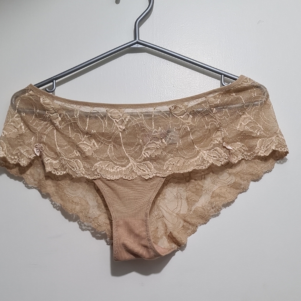044 Lace Tan Panties